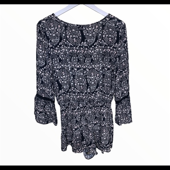 AMERICAN EAGLE OUTFITTERS Floral Surplice Faux Wrap Romper Black Size Small - Picture 6 of 11